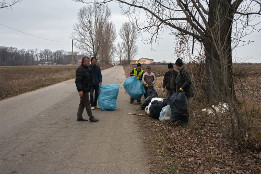 Continuarea lucrărilor de curățenie-3