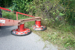 Eliminarea vegetației de pe acostamentul D.J.139-2017-2