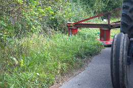 Eliminarea vegetației de pe acostamentul D.J.139-2017-1