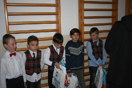 Moș Crăciun la clasa a III-a din Pietroșani-2017-12