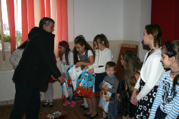 Moș Crăciun la clasa a III-a din Pietroșani-2017-6