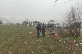 Curățenie &icirc;n Piața Agricolă Puchenii Mari-1