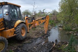 Lucrări de decolmatare a R&acirc;ului Leaotul-2017-4