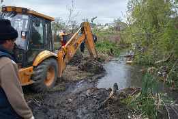 Lucrări de decolmatare a R&acirc;ului Leaotul-2017-9