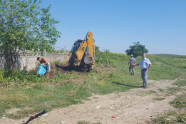 Lucrări de curățenie &icirc;n prejma cimitirului Pietroșani-2017-2
