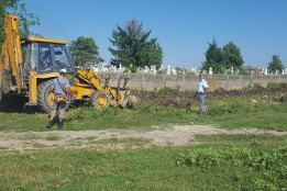 Lucrări de curățenie &icirc;n prejma cimitirului Pietroșani-2017-3