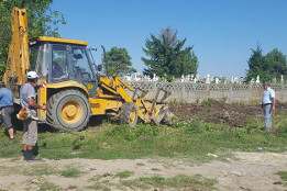 Lucrări de curățenie &icirc;n prejma cimitirului Pietroșani-2017-4