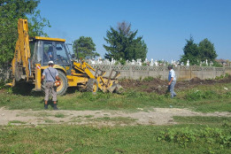 Lucrări de curățenie &icirc;n prejma cimitirului Pietroșani-2017-5