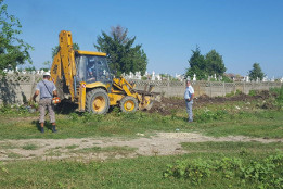 Lucrări de curățenie &icirc;n prejma cimitirului Pietroșani-2017-8