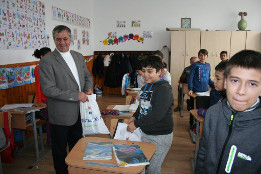 Moș Crăciun la clasele V-VIII-2017-13