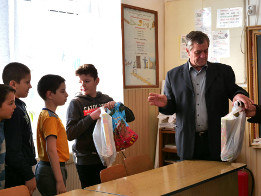 Moș Crăciun la Clasa a IV-a Miroslăvești-2017-15