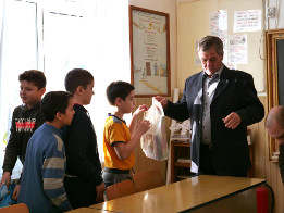 Moș Crăciun la Clasa a IV-a Miroslăvești-2017-7