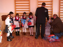 Moș Crăciun la Clasele I și a II-a Pietroșani-2017-1