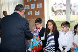 Moș Crăciun la Clasa I Miroslăvești-2017-27