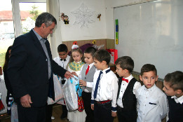 Moș Crăciun la Clasa I Miroslăvești-2017-5