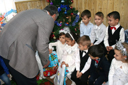 Moș Crăciun la Gădinița Puchenii Moșneni-2017-11