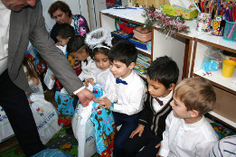 Moș Crăciun la Gădinița Puchenii Moșneni-2017-13