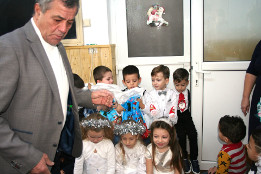 Moș Crăciun la Gădinița Puchenii Moșneni-2017-8