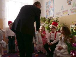 Moș Crăciun la Grădinița Miroslăvești-2017-13