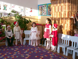 Moș Crăciun la Grădinița Miroslăvești-2017-17