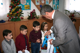 Moș Crăciun la Grupa Mare Pietroșani-2017-15