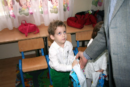 Moș Crăciun la Grădinița Pietroșani-Grupa mijlocie-2017-10