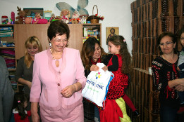 Moș Crăciun la Grădinița Pietroșani-Grupa mijlocie-2017-2