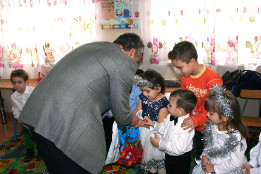 Moș Crăciun la Grădinița Pietroșani-Grupa mijlocie-2017-22