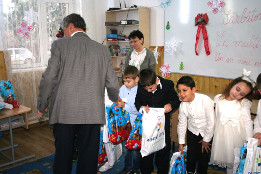 Moș Crăciun la Clasa Pregătitoare Pietroșani și Puchenii Moșneni-2017-21