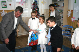 Moș Crăciun la Clasa Pregătitoare Pietroșani și Puchenii Moșneni-2017-22