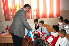 Moș Crăciun la Clasa Pregătitoare Pietroșani și Puchenii Moșneni-2017-26