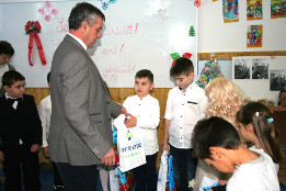 Moș Crăciun la Clasa Pregătitoare Pietroșani și Puchenii Moșneni-2017-3