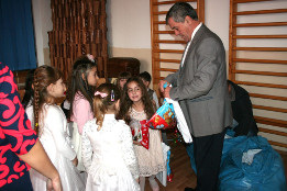 Moș Crăciun la Clasa Pregătitoare Pietroșani și Puchenii Moșneni-2017-9